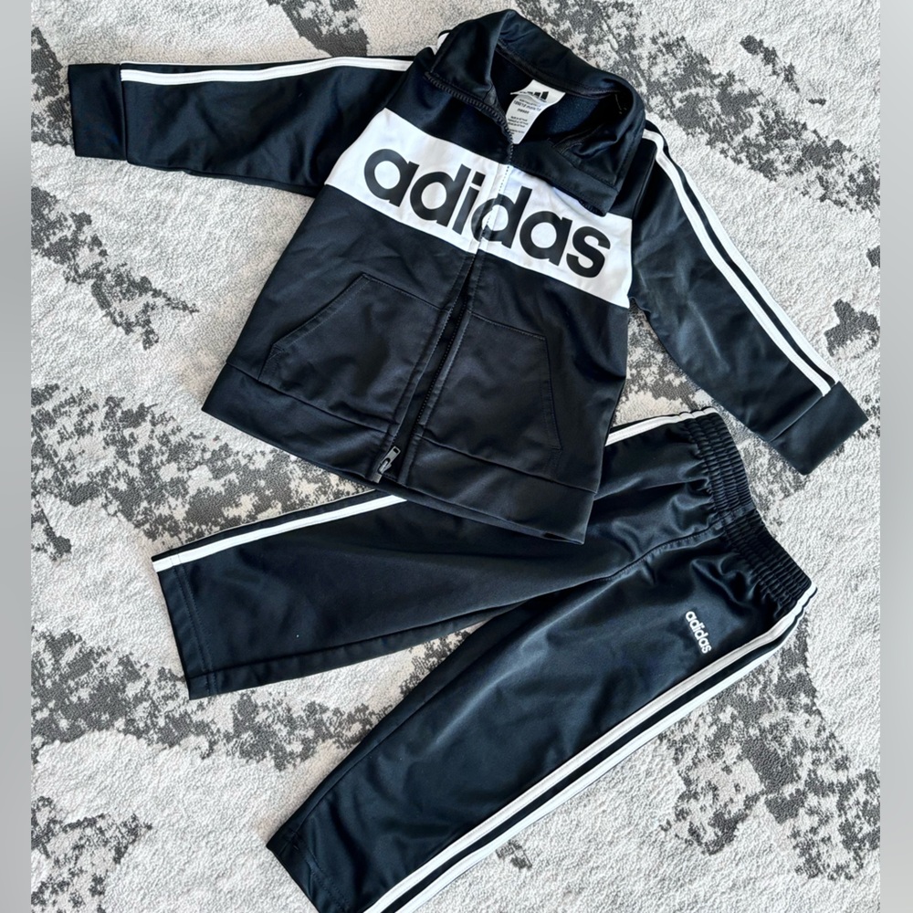 18 M baby matching adidas set